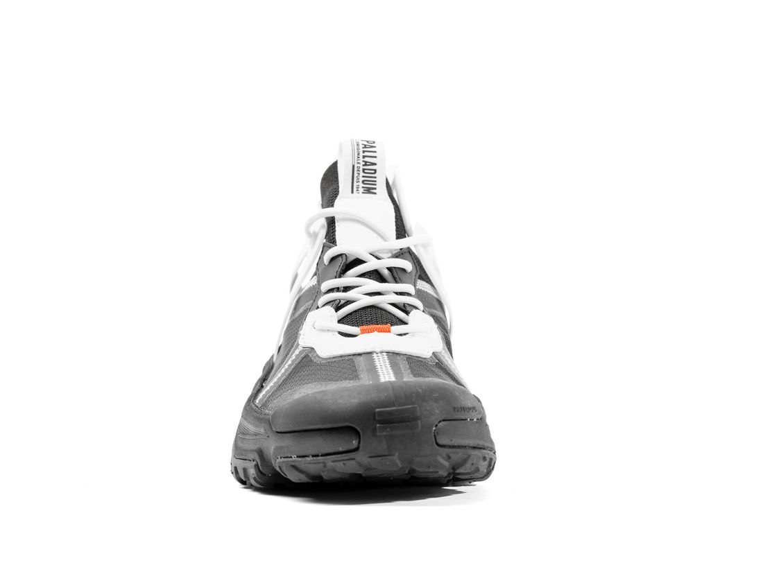 Black / White Kids' Palladium Off grid Lo Adventure Sneakers | US-VT0792483